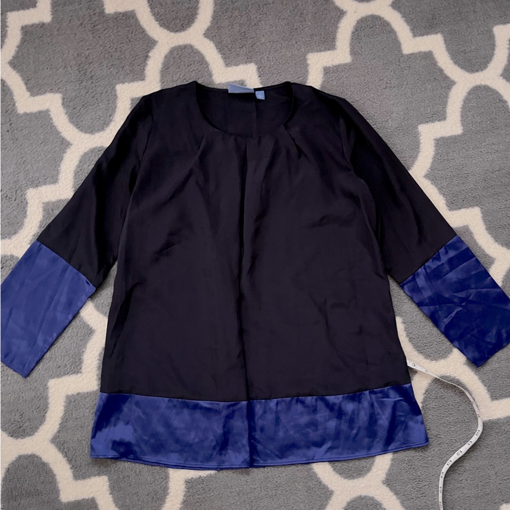 VERA WANG lovely navy and electric blue tunic top